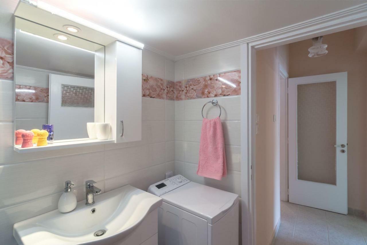 Lovely Apartment In Афины Экстерьер фото